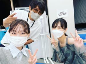 Katsunori Takahashi Instagram - 「舞いあがれ」

大きくなった舞！
久留美ちゃんも大きくなった！
今日からでしたね。
今日は撮影で観られなかった。涙
これから舞の青春が、頑張りが始まります。
皆さん応援してやってください。

#朝ドラ　#連続ドラマ小説
#舞いあがれ　#NHK #BSプレミアム
#福原遥　
#山下美月
#赤楚衛二
#永作博美
#高橋克典