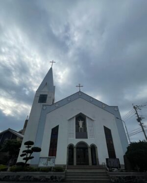 Katsunori Takahashi Instagram - もはや懐かしい。
僕はわずか一泊二日で行った五島ロケ。
朝早く目が覚めたので、
ホテル周りを歩いてみた

辺りはまるで陽だまり。

風の音だけ。