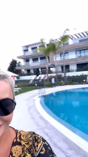 Katya Lel Instagram - Классная новость! 💃
Уже завтра, в 00 ч релиз нового трека « Под небом Москвы», ко Дню рождения нашей любимой Столицы, на всех площадках!👏🏻🔥💖
Лёгкость, хитовость, вайб, всё в ней! Знаю, что понравится!🤝😘
#катялель #релиз #новыйхит #поднебоммосквы #светвдуше