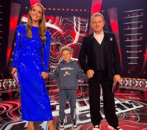 Katya Osadcha Instagram - Івасику сьогодні 7. 

Івасик, наш хлопчик, з Днем народження. 
Ти наша радість і тренажер для нервів одночасно 😂 
Розумний, сміливий, ніжний і водночас норовниливий. 
Знаю, що іноді твоя позиція нас доводить до сказу, але точно це те, що дуже потрібно в дорослому житті. 

Любимо тебе наш хлопчик і пишаємося яким ти ростеш! ❤️
Твої Мама і Тато ❤️