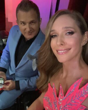 Katya Osadcha Instagram - Наша річниця 💔 сім років з дня нашого спонтанного розпису. 
Я кругла, як кулька 😅 за два тижні до народження Івана, але Юра скомандував, що маємо розписатися, а раніше часу звичайно не знайшлось 😇 
Тому в лютому по страшенній ожеледиці ми поковзали в РАКС 😂

@gorbunovyuriy дякую тобі за наші 7 років, за наш весь час разом, наші спогади і всі негаразди, що долаємо разом, наших хлопців  і твою підтримку в будь-якому моєму розпачі. 
Love you to the moon and back ✨