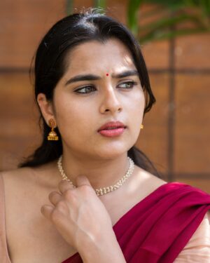 Kavya Kalyanram Instagram - Bear with these photos until I get myself to do the next shoot 🐣