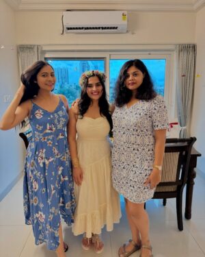 Kavya Kalyanram Instagram - Surround yourself with the best people and you’ll always have the best time! ✨
My birthday was yet another amazing day for me with my most favourites and lots of cakeee 🥰♥️
Thank you you all for making my every day wonderful and all the more my birthday 
Anddd of course thank you to everyone who wished me sent their warmest regards 🤗