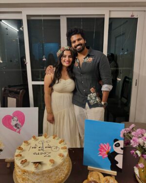 Kavya Kalyanram Instagram - Surround yourself with the best people and you’ll always have the best time! ✨
My birthday was yet another amazing day for me with my most favourites and lots of cakeee 🥰♥️
Thank you you all for making my every day wonderful and all the more my birthday 
Anddd of course thank you to everyone who wished me sent their warmest regards 🤗