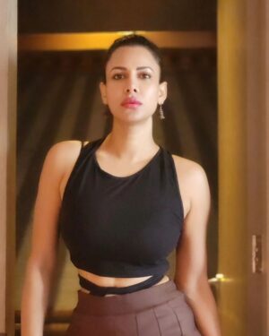 Kavya Keeran Instagram - fancy vision on board 🤩🤩
.
.
.
.

#explore #glam #blacklove #saturday #igdaily #celebrityshala #classy #beingme ##kavyakeeran