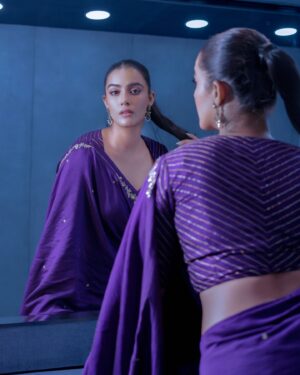 Kavya Thapar Instagram - The only time I look back is when I gotta pose 💜 
On another note; I think I’ve fallen in love with wearing sarees ✨
#sareenotsaree 

HMU : @sakbagasramua 💜✨
HMU Assisted by : @mua_mitanshidabi 💜✨
Wearing : @_deepthee_ 💜✨
Styling : @stylebyannapurna 
@i.deekshasetti 💜✨
Shot by : @valmikiramuphotography 💜✨