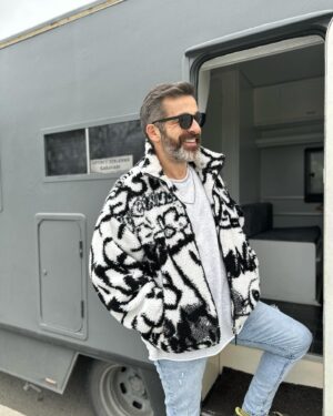 Kayra Şenocak Instagram - Karavancılık🤘😎
w/ 📸 @aysesenocakk 🩶
#set #kızılcıkşerbeti @kizilcikserbetitv