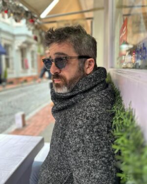 Kayra Şenocak Instagram - Soğuktu ve yağmur çiseliyordu 😎