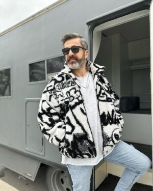Kayra Şenocak Instagram - Karavancılık🤘😎
w/ 📸 @aysesenocakk 🩶
#set #kızılcıkşerbeti @kizilcikserbetitv