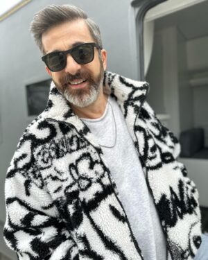 Kayra Şenocak Instagram - Karavancılık🤘😎
w/ 📸 @aysesenocakk 🩶
#set #kızılcıkşerbeti @kizilcikserbetitv