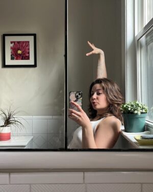 Keara Graves Instagram - WE MOVED 🏡 , i got sick, i got better, i got sick again, and now i’m learning the importance of rest :) (dump)
