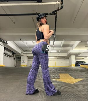 Keara Graves Instagram - popular media’s got it all wrong — low waisted pants are for the full belly girls