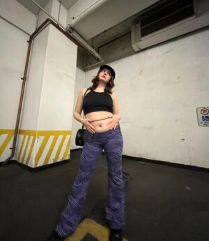 Keara Graves Instagram - popular media’s got it all wrong — low waisted pants are for the full belly girls