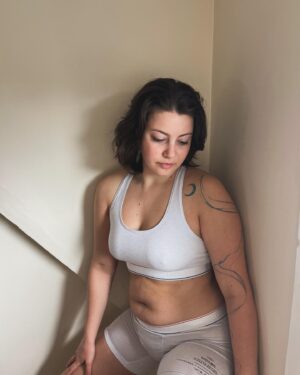 Keara Graves Instagram - and for my birthday, i’m gifting myself body acceptance because that’s what i deserve ✨🤍