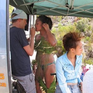 Keenyah Hill Instagram - How bout some never before seen America’s Next Top Model BTS🍿😮🫢 who remembers these episodes??? These shots of this massive South African waterfall are breathtaking. Kloofing down a river to this waterfall was ineffable ✨ no regrets whatsoever, but it’s wild to look back to see that this size was considered “too big” in the modeling industry at this time 🥲 Do you remember this?