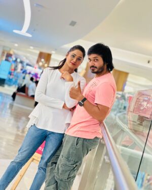 Keerthi Bhat Instagram - Adharam Madhuram😍

Mine @its_vijay_karthikeyan 

#couple #lovequotes #livemusic #lifeplanner #bangalorediaries #fun#enjoy #songs