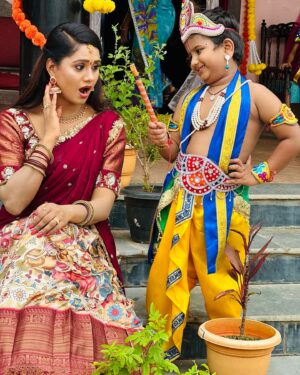 Keerthi Bhat Instagram - Happy Sri Krishnashtami to all 🩵❤️

Na Muddu Krishna :Pandu @aadityaa_reddy_ 

#srikrishnastami#love#pandu#motherson#