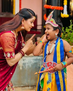 Keerthi Bhat Instagram - Happy Sri Krishnashtami to all 🩵❤️

Na Muddu Krishna :Pandu @aadityaa_reddy_ 

#srikrishnastami#love#pandu#motherson#