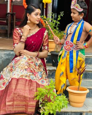 Keerthi Bhat Instagram - Happy Sri Krishnashtami to all 🩵❤️

Na Muddu Krishna :Pandu @aadityaa_reddy_ 

#srikrishnastami#love#pandu#motherson#