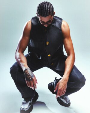 Keiynan Lonsdale Instagram - ▪️🐲◾️🐲⚫️🐲◾️🐲▪️
—SWIFT STREET FOREVA—

Collab with the ultimate baddie, our Swift Street Costume Designer @ntombimoyo and incred photographer @hanaschlesinger.photography. Pics courtesy of @magpiepictures.tv

Braids @sakahairstudio MU @se___artistry