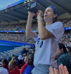 Kelley O'Hara Instagram - 15/10 would recommend 48 hr full send to Paris to watch your friends win gold 🤘🇺🇸