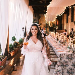 Kelly Brook Instagram - Happy 2nd Wedding Anniversary👰🏻‍♀️🤵🏻 @jeremyparisi The night before the big day welcoming all our Family and Friends from around the world to your special place. Looking at these pictures still warms my heart! What beautiful memories made ❤️ Here’s to many more with you my Love xxxxx