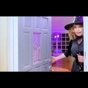 Kelly Mantle Instagram - Tis the season to watch Tammie & Sheila & our fabulous ghoulfriends in “Tammie Brown’s Halloween Spooktacular” streaming on @outtv 👻