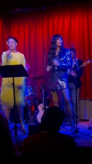 Kelly Mantle Instagram - Had a blast sharing the stage with my magical friend @heatherreid at her fabulous annual holiday show at @thehotelcafe ✨💕🎶 (Featuring the audience on bg vocals!)