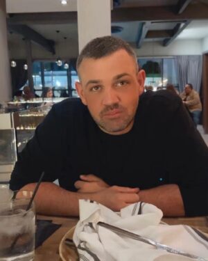 Kelly Mantle Instagram - My Valentine is so fine 😍💘
Lovve this man soo much! 
#CoolerThanEver