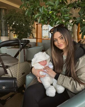 Kendall Rae-Knight Instagram - The two loves of my life 🫶🏼🫶🏼