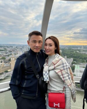 Kenix Kwok Ho-Ying Instagram - A taste of London with my lovely family!
#happyfamilytrip #幸福摩天輪 #westminsterabbey #bigben #londonbridge #toweroflondon #towerbridge #london #londonfood