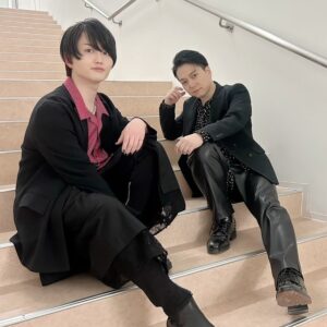 Kenji Nojima Instagram - 写真もういっちょ
青二プロダクションのXとはポーズ違いかな

#小野将夢 くんと青二写真です！

【マガツノート「解放区-冬の陣-」】
1月28日(日)開催@パルテノン多摩

#マガツノート