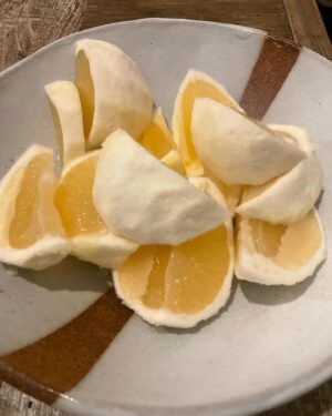 Kenji Nojima Instagram - 日向夏はアルベドを食べるのじゃ