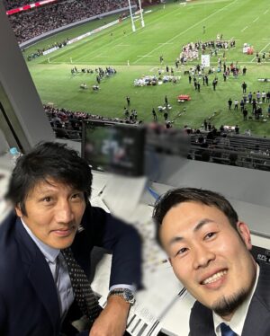 Kenki Fukuoka Instagram - 日本代表vs NZ 31-38で惜しくも敗戦💦
ただオールブラックス相手に1トライ差の結果は大きな成長を感じると共に、今後の代表戦がさらに楽しみになりました！☺️
解説聞いていただいた皆さん、ありがとうございました！
久々にゲスト解説に来てた力也と、同じく解説だった斉藤さんと📸