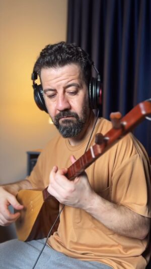 Kerim Yağcı Instagram - Böyle günün bereketine şükür.. Dilediğimizi yaptırana bin şükür. 🙏 #kerimyağcı #music #musicvideo #instagood #instamusic #fretless #müzik #kopuz #reelsvideo