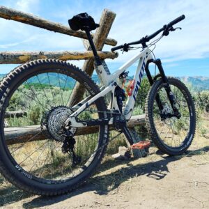Kerr Smith Instagram - First ride on my brand new wheels! #iminlove #pivot #pivotswitchblade #mtb #parkcity