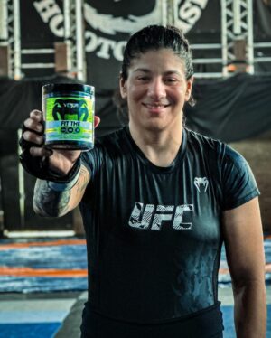 Ketlen Vieira Instagram - Se liga na novidade meu povo 🐙 a @venum_br  além de fornecer a melhor linha de matérias de treinos , agora  está com uma linha completa de suplementação para que você venha melhorar ainda  mais sua performance !! Então galera não perca tempo!!!!! Garanta já os seus suplementos !!!!
.
.
.
.
@pholias