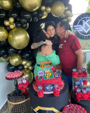 Ketlen Vieira Instagram - Hoje é o aniversário do amor da minha vida meu pai . Pai obrigada por ser esse pai maravilhoso na minha vida , por ser esse ser humano maravilhoso,bondoso , humilde, dono de um coração lindo ! As vezes eu tenho vontade de voltar  a ser aquela menininha e deitar no seu colo e não sair de lá nunca mais ! Agora nesse momento você deve está no meio do rio trabalhando , fazendo o seu melhor porque é assim que você é sempre da seu melhor em tudo que faz , sempre batalhando para que nunca faltasse nada para nossa família , pois o senhor sabe muito bem o que é não ter nada pra comer , o que é não tem um família , por isso o senhor sempre batalhou e lutou pela sua , obrigada por ser esse gigante , exemplo de ser humano . Pai te amo muito ,você é tudo na minha vida ,eu poderia passar o dia inteiro falando das suas inúmeras qualidades,mas o que mais quero é que você saiba e que eu te amo e que você é tudo pra mim ! Te amo pai ❤️