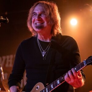 Kevin Cronin Instagram - Let's take one more look back at REO's performance at @TheWhiskyaGoGo! There's no better way to celebrate a massive tour announcement that rocking the tiny triangular stage on the Sunset Strip! Have you gotten your tickets to see REO   @Train on the Summer Road Trip Tour yet? Tell us what city we'll see you in!

Get your 🎟 with link in bio!