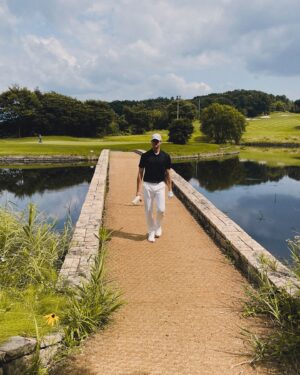 Kevin Dockry Instagram - I am slowly becoming more and more addicted to golf which is not great for our finances…It was my first time back on the course after a long hiatus and Mother Nature threw everything at us. Heat, sun, rain, wind. Luckily my @callawayapparel_korea kept me dry and comfortable in the sun/heat! I finally understand high performance golf apparel! 🙏 
Can’t wait to get back out on the course!