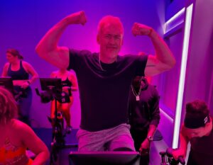 Kevin Durand Instagram - My friend and manager @angie_edgar and I celebrated the end of our international publicity tour for #KingdomOfThePlanetOfTheApes by doing our first live and in person class at #Peloton New York headquarters! What a great experience! Thank you to Darnell and the incredible staff for the hospitality. Thank you to @emmalovewell for kicking our butts! Angie and I PR’D! Live strong y’all ! @apes is out in theatres now!!