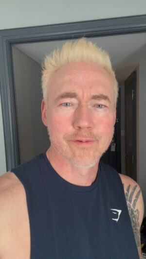 Kevin Durand Instagram - L’haltérophilie🤗💪❤️ #j’essaied’ameliorermonfrancais #ces’tdurafairedesfoi #J’espereQueVousAvezUneBelleJournée🙏❤️
