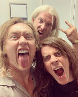 Kevin Durand Instagram - I love these dudes👊 They’re always down to turn it up to Eleven 😈💥 🎸 💥😈 @lockeandkeynetflix #lockeandkey  @ianhlake #Bolton  @jefflillico #Coffey #Gideon #DreamTeamFromTheDarkside #WeHaventBathedInCenturies #Boltonhas nevereverbathed #EVER #Coffeyactuallysmellsprettygood #ifrigginlovethisshowEH
