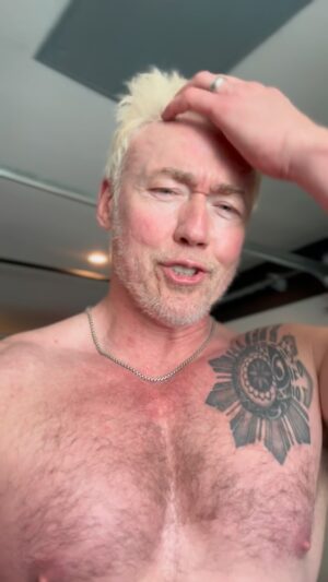 Kevin Durand Instagram - Let’s goo!!! Mes Amis!! Tabarnooshkie!!! Bon santé. Bonne journée! #mensfitness #fitness #GoGetSome #Goodness
