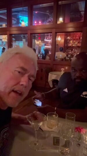Kevin Durand Instagram - With the great @peterjerrodmacon who plays Raka in @apesmovies Avec mon chum @peterjerrodmacon qui joue RAKA dans le #RoyaumeDeLaPlanèteDesSinges #QuelBelleJournée #haveawonderfulday