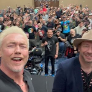 Kevin Durand Instagram - What a time at @texasfrightmareweekend ! It was my first convention and after this phenomenal experience, it won’t be my last👊🙏❤️ #kingdomoftheplanetoftheapes #Abigail #loveyall❤️