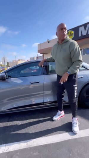 Kevin Frazier Instagram - Didn’t know a damn thing about @lucidmotors before this test drive, this is what I know now. Would love to hear from others who have driven the #LucidAir … 

The car I tested is expensive at $125,000 but with the current EV incentives people are getting lease deals for as low as $650 per month. 

But the real story is that the Lucid I test drove got over 500 miles on a single charge!!!!!

Also this has made me really excited for the LUCID SUV , which is due by the end of the year. 

#ev #electriccar #electriccars #electriccharging #lucidair #saudi #Lucidmotors #tesla #testdrive