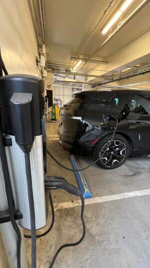 Kevin Frazier Instagram - LA to Vegas in my EV. The trials, the tribulations, and what you need to know. 

Decided to put my BMW iX on the road for a trip to Vegas. It was easier than I thought, but it was also hella stressful.