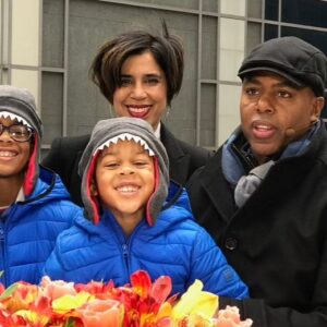 Kevin Frazier Instagram - My favorite part of the holiday, when the fam gets to join me on the #TdayCBS parade. It’s our little tradition that we will always treasure. Btw they grow up so damn fast! Happy #Thanksgiving!