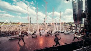 Kevin Ratajczak Instagram - JA SICHER!🤘🏻🔥🪩 @rockimparkofficial is now officially EC-approved!👍🏻 Thank you so much for a wonderful festival day and the many memories we made together!❤️
#electriccallboy #tekkno #rip #rockimpark #festivalsummer #tourlife
Photo: @dajoeberlei